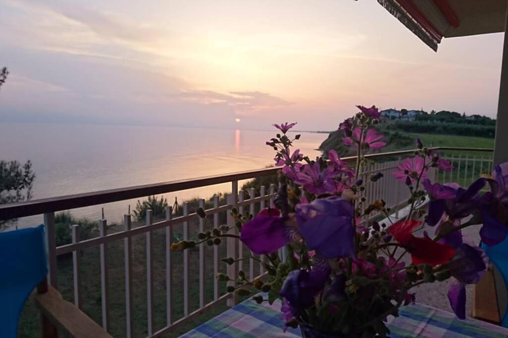 Sunshine House Offering Spectacular Views To Olymp A Apartment Nea Iraklia Luaran gambar