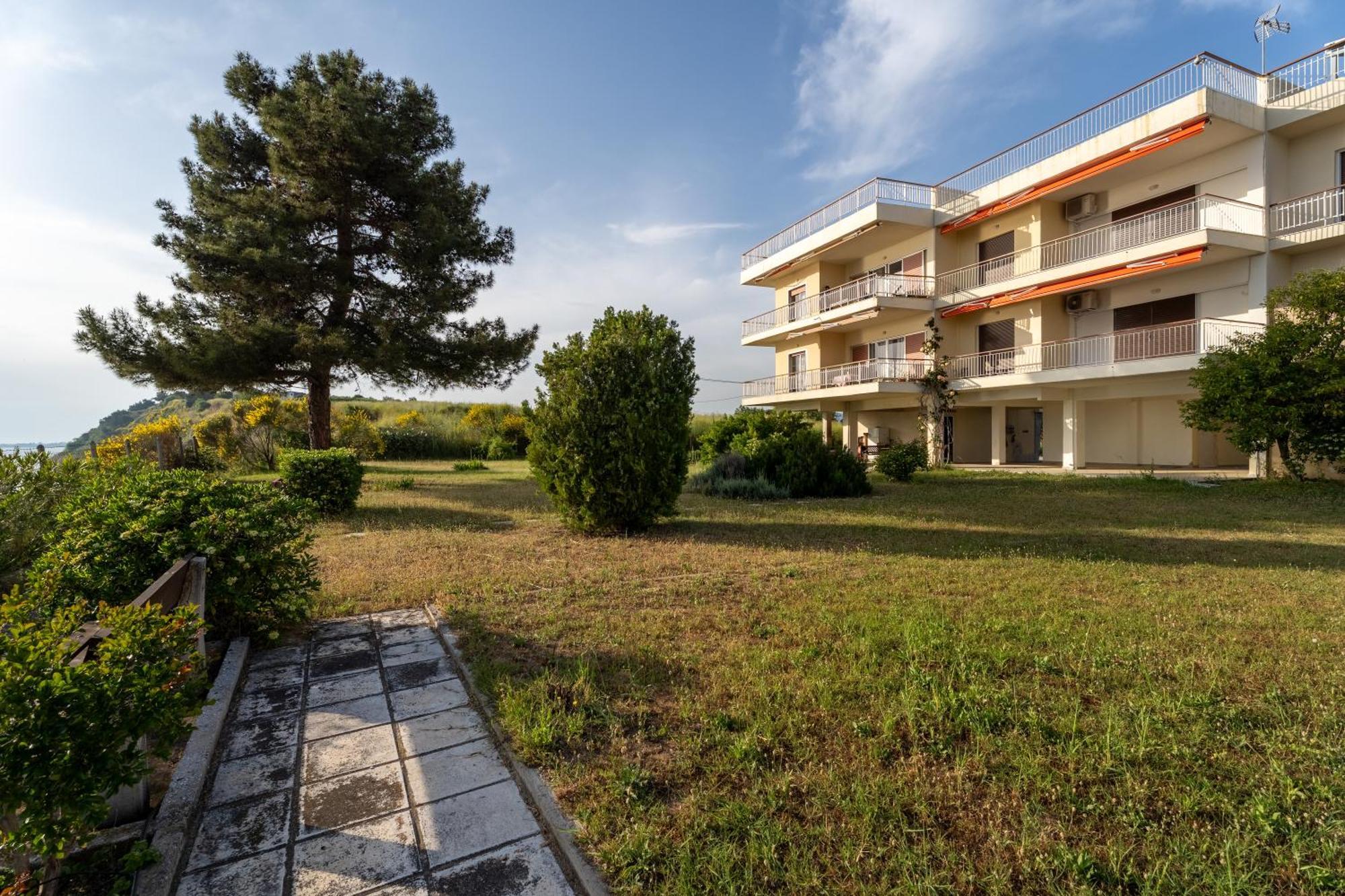 Sunshine House Offering Spectacular Views To Olymp A Apartment Nea Iraklia Luaran gambar