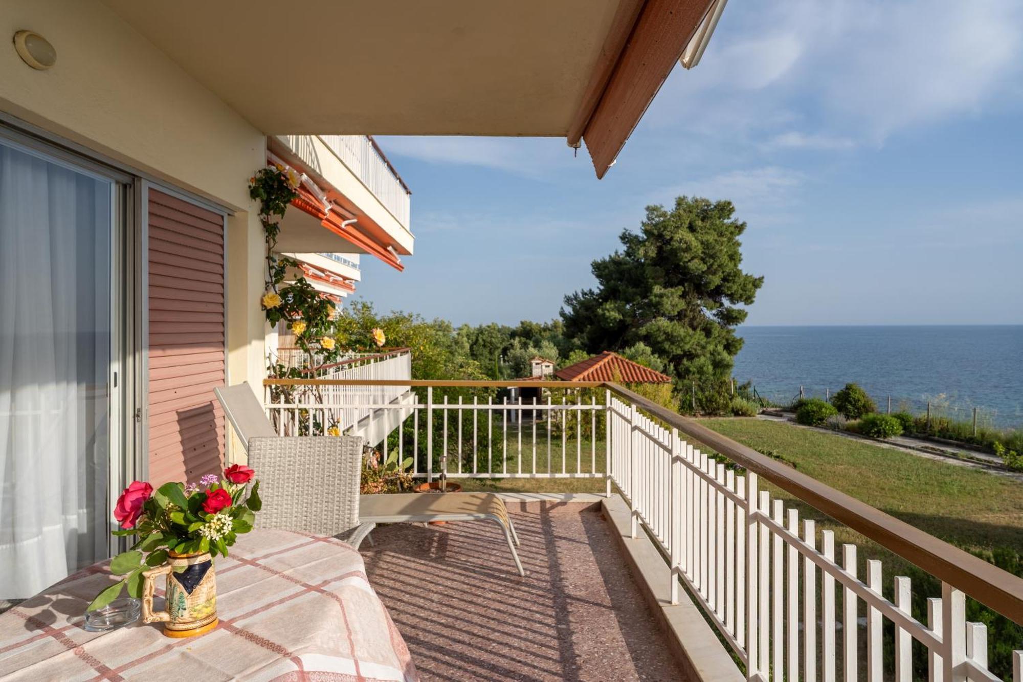 Sunshine House Offering Spectacular Views To Olymp A Apartment Nea Iraklia Luaran gambar